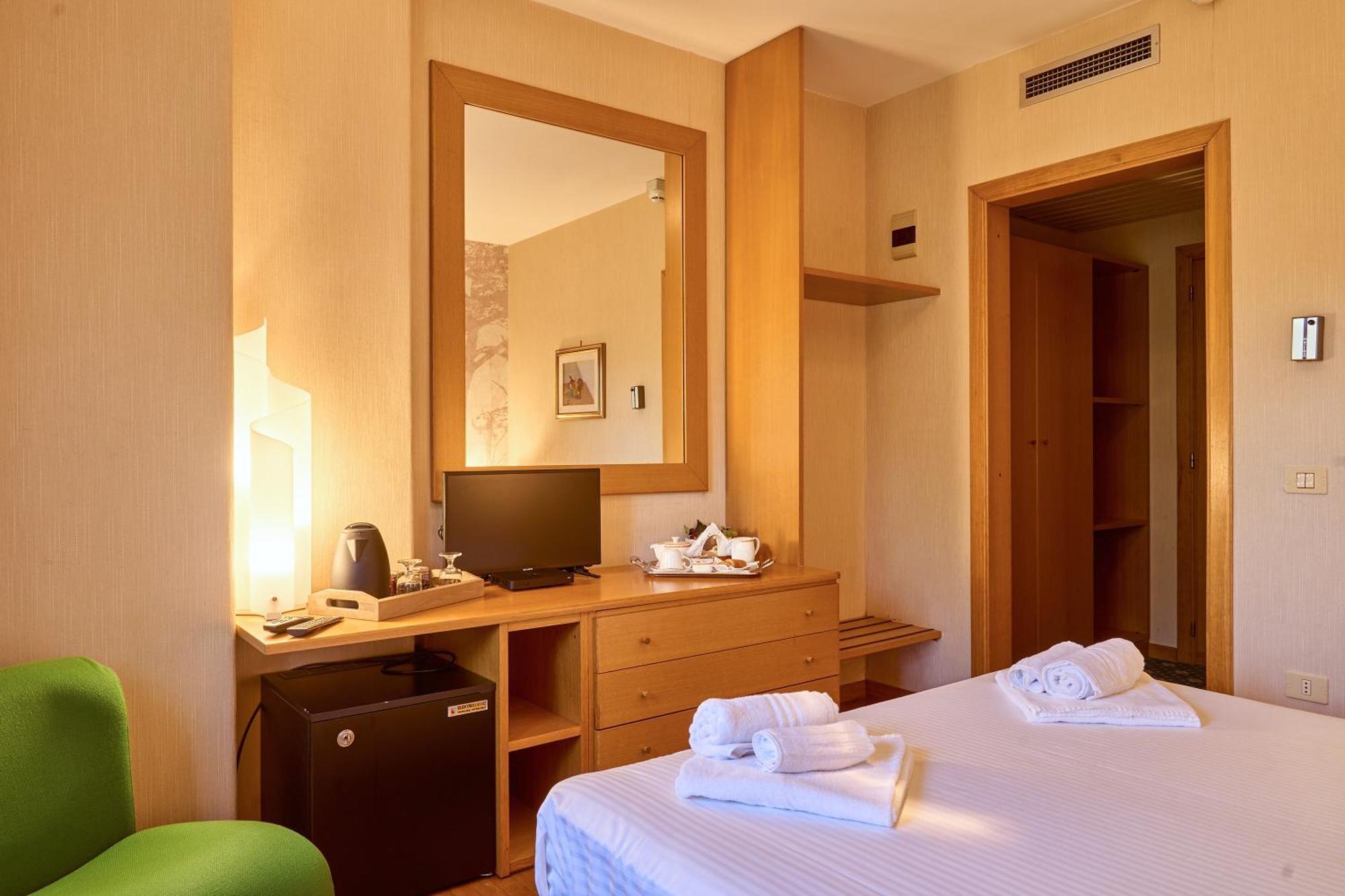 Hotel Camigliatello 卡迈格拉特罗希拉诺 外观 照片