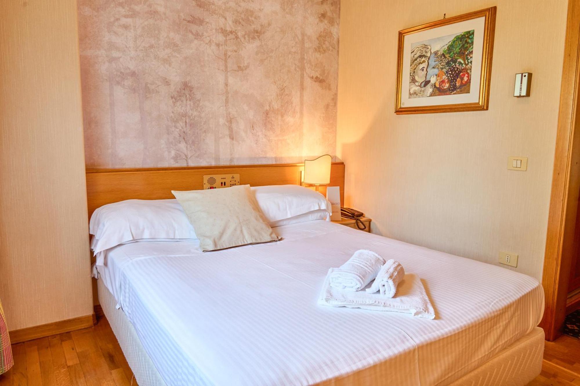 Hotel Camigliatello 卡迈格拉特罗希拉诺 外观 照片
